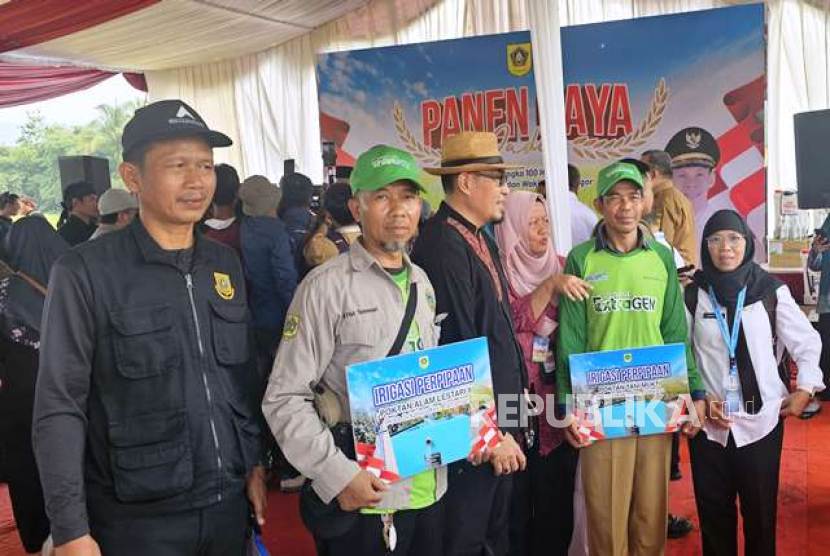 Pupuk Organik Dongkrak Hasil Panen Raya Padi di 100 Hari Kerja Pemkab Bogor