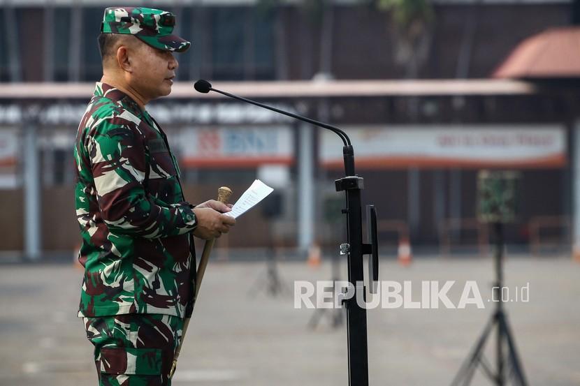 Pangdam Jaya/Jayakarta Mayjen Dudung Abdurachman pada Selasa (8/6) dilantik menjadi Panglima Kostrad menggantikan Letjen Eko Margiyono di Markas Besar Angkatan Darat, Jakarta Pusat.