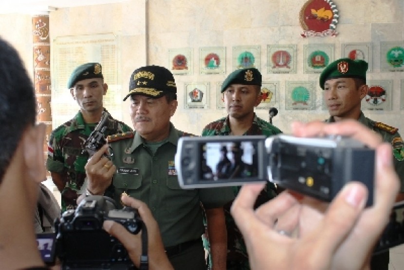 Mayjen (Purn) TNI Christian Zebua.