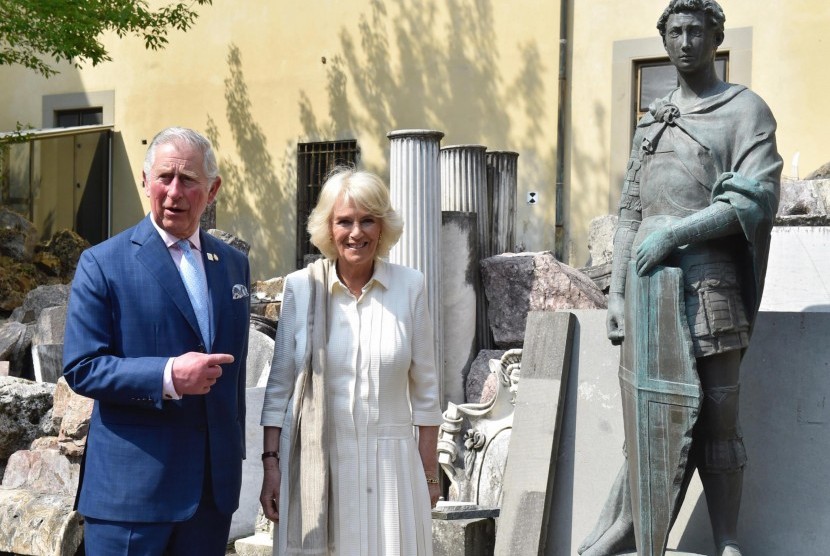 Pangeran Charles dan Camilla.
