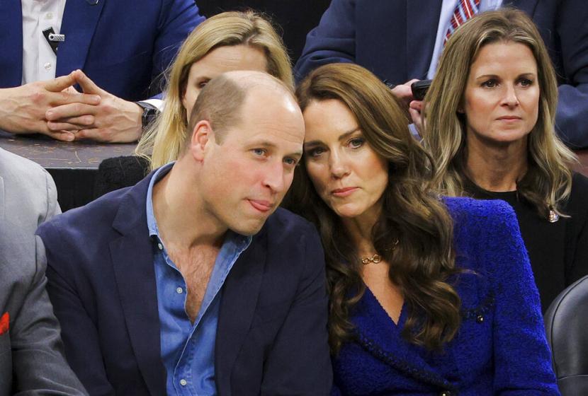 Pangeran Inggris William dan Kate, Putri Wales, menonton pertandingan bola basket NBA antara Boston Celtics dan Miami Heat pada Rabu, 30 November 2022, di Boston.