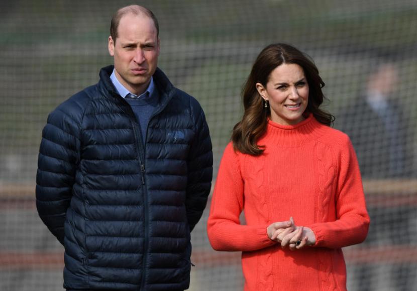 Pangeran William dan istrinya, Kate Middleton. Saat ini, Kate Middleton tengah menjalani isolasi mandiri setelah kontak dengan orang positif Covid-19.