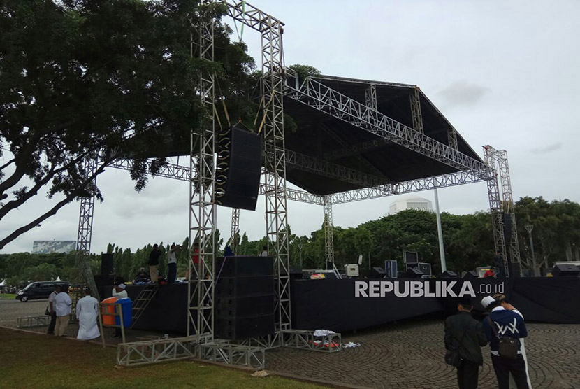 panggung reuni aksi 212 Monas setahun silam.