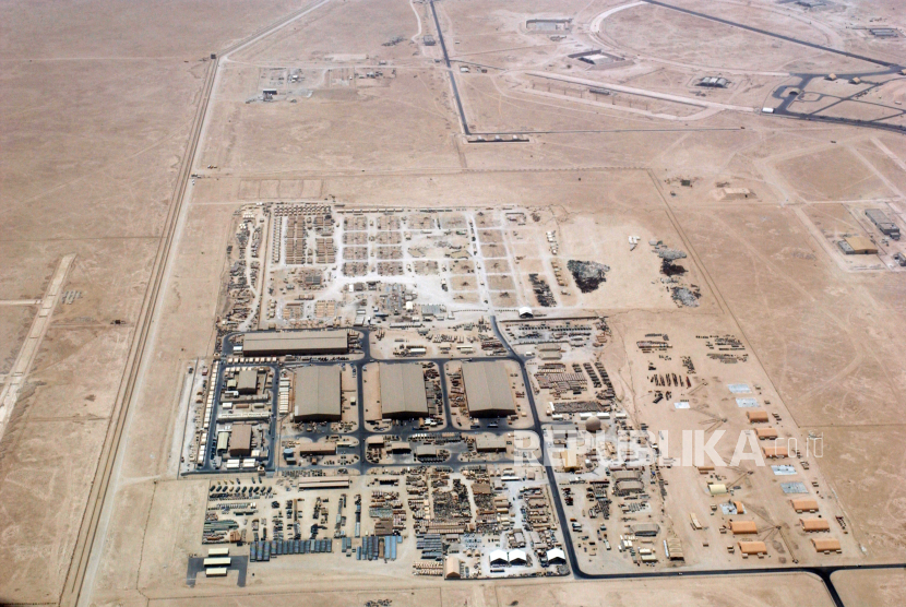Pangkalan Militer Al Udeid di di dekat Doha, Qatar. Inilah pangkalan militer Amerika Serikat terbesar di Timur Tengah. Foto tahun 2004.