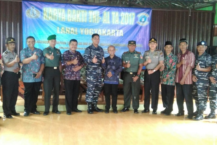 Pangkalan TNI Angkatan Laut (Lanal) Yogyakarta menggelar Karya Bhakti TNI Angkatan Laut bersama dengan Pemerintah Kabupaten Gunungkidul untuk memperingati Hari Ulang Tahun ke-47 Lanal Yogyakarta.