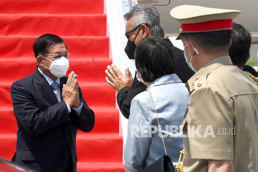 Panglima Junta Militer Myanmar Jenderal Min Aung Hlaing tiba di Bandara Soekarno-Hatta, Tangerang, Banten (24/4/2021). Kedatangan Jenderal Min Aung Hlaing untuk menghadiri KTT ASEAN 2021di Sekretariat ASEAN, Jakarta. 