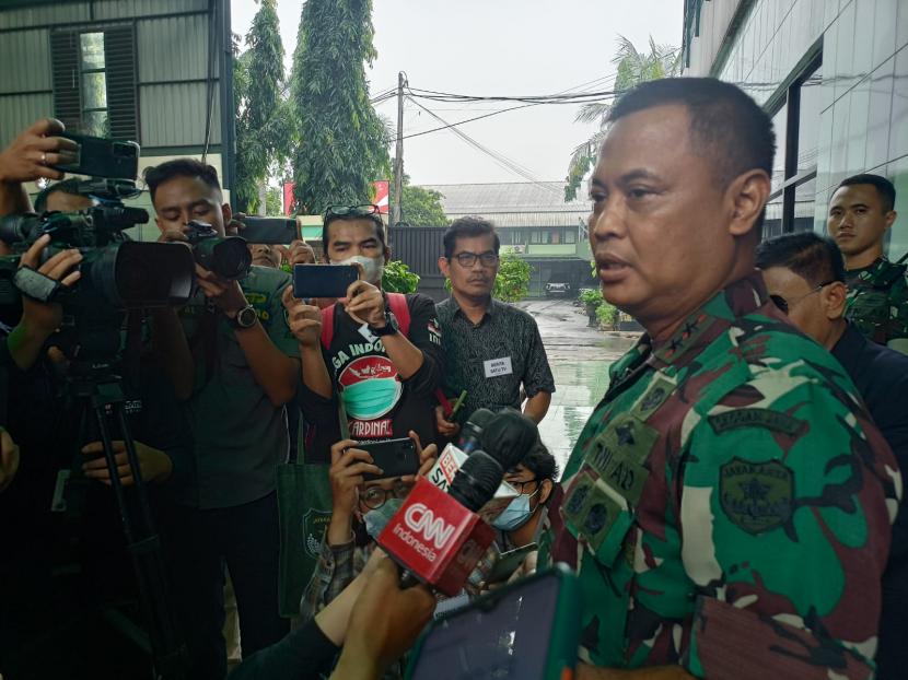 Panglima Komando Daerah Militer Jayakarta (Pangdam Jaya), Mayor Jenderal (Mayjen) Untung Budiharto.