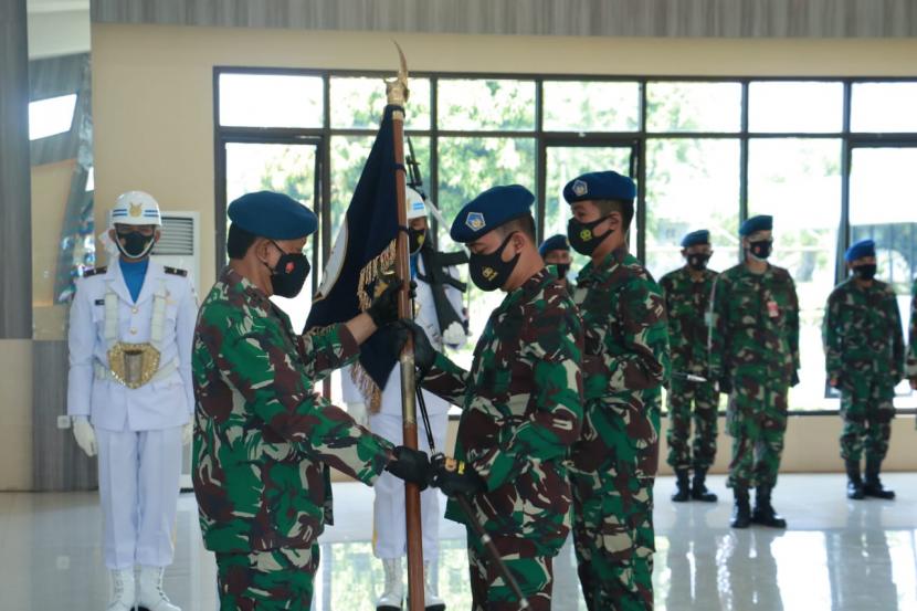 Panglima Komando Operasi Angkatan Udara (Pangkoopsau) I Marsda Tedi Rizalihadi S menyerahkan alih komando dan pengendalian Lanud Jenderal Besar Soedirman.