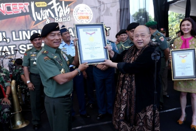 Panglima TNI Jenderal Moeldoko dan jaya Suprana