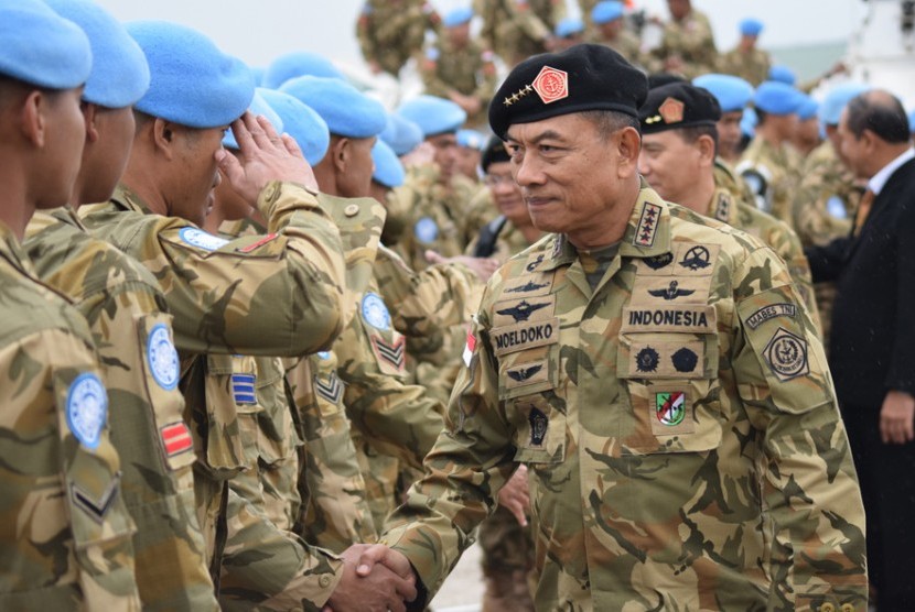 Panglima TNI Jenderal Moeldoko kunjungi pasukan perdamaian TNI di Lebanon Selatan, Jumat (10/4).