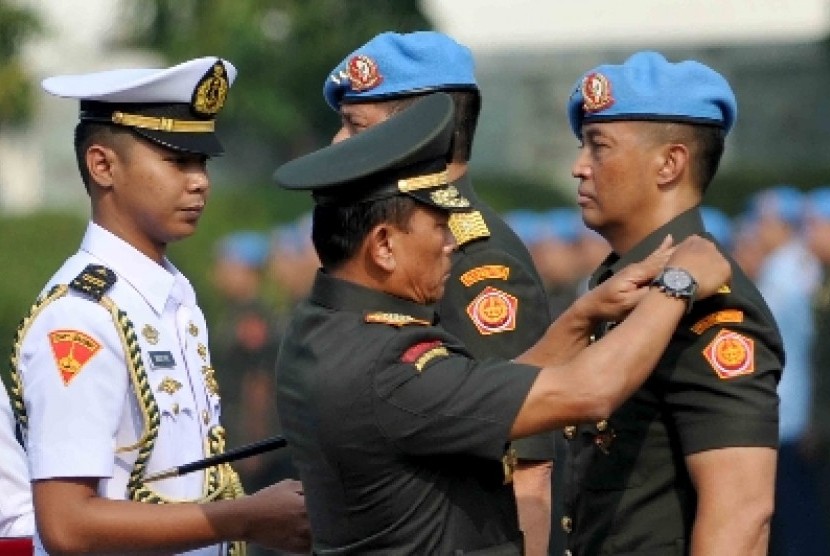 Panglima TNI Jenderal Moeldoko melantik Mayjen Andika Perkasa sebagai komandan Paspampres.