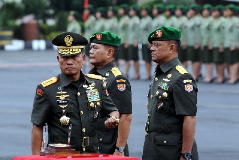 Panglima TNI Jenderal Moeldoko memimpin sertijab KSAD.