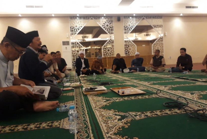  Panitia Dzikir Nasional Republika 2019 melakukan rapat koordinasi dengan pengola Masjid At-Tin dan Majelis Az-Zikra di Masjid At-Tin, TMII, Jakarta Timur, Senin (23/12). 