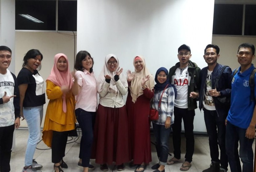 Panitia Festival Piaman Laweh berfoto bersama seusai melaksanakan rapat di Jakarta pekan lalu.