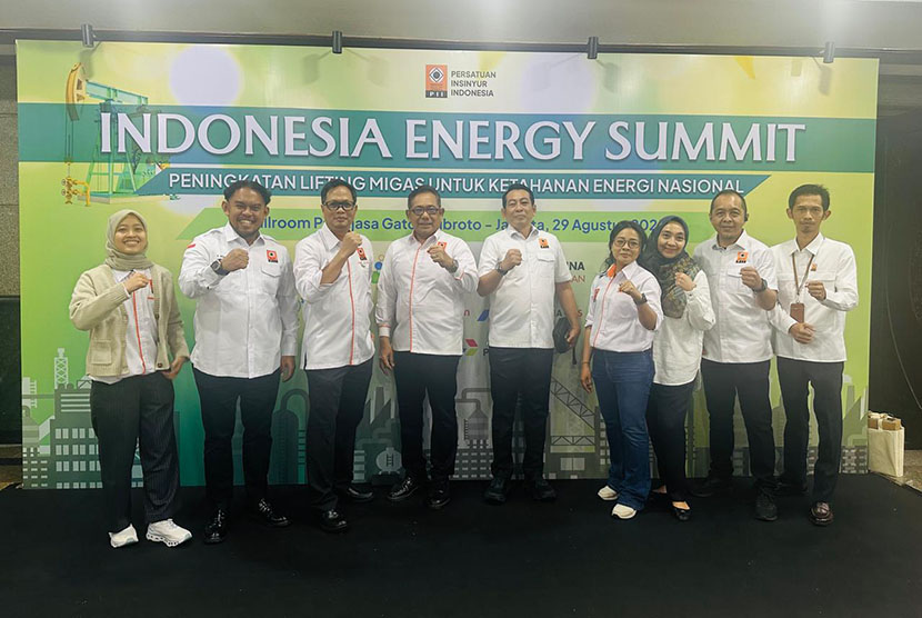 Panitia Indonesia Energy Summit
