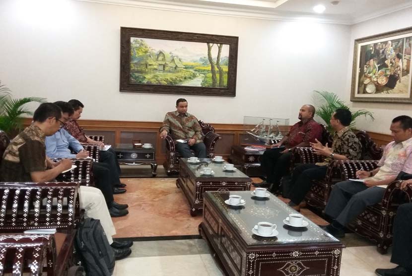 Panitia Islamic Book Fair (IBF) 2016 dan Ketua Ikapi DKI Jakarta diterima Mendikbud Anies Rasyid Baswedan di Kantor Kemendikbud Jakarta, Kamis (21/1).