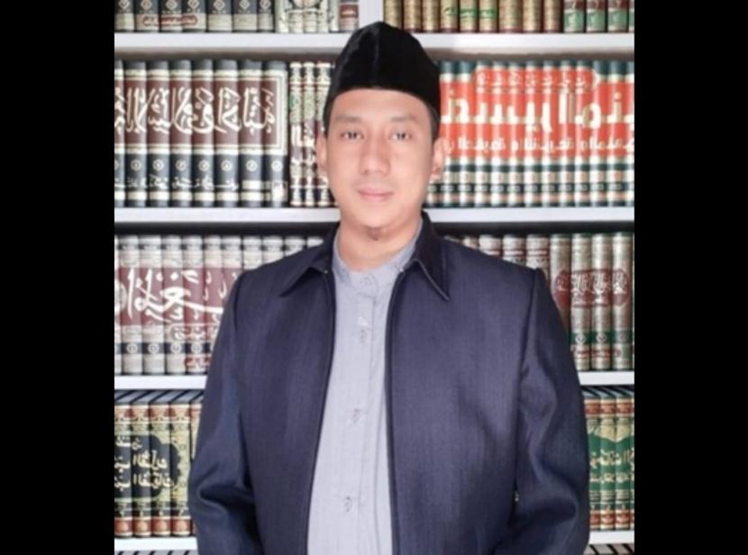 Panji Adam Agus Putra, Dosen Fakultas Syariah Universitas Islam Bandung