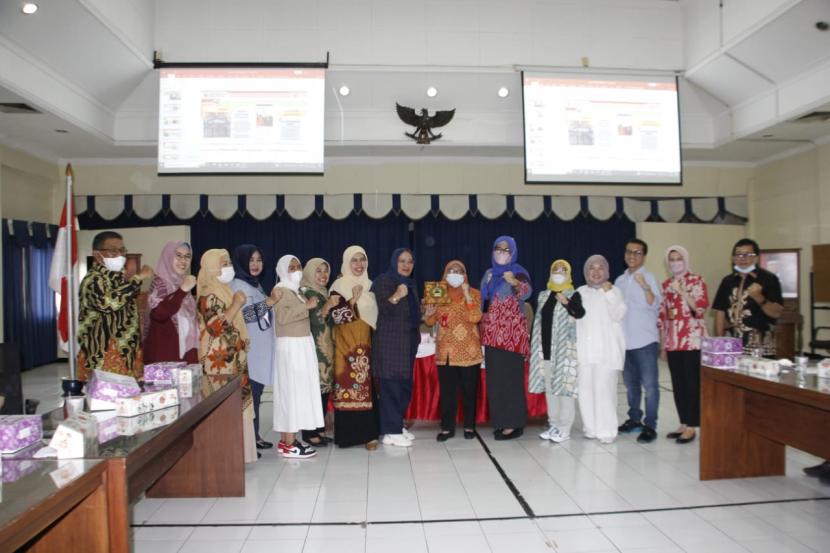 Pansus V DPRD Provinsi Jawa Barat melakukan studi komparasi ke DP3AKB Provinsi Jawa Tengah terkait dengan Raperda Pemberdayaan Dan Perlindungan Perempuan di Jabar. Semarang, Jawa Tengah