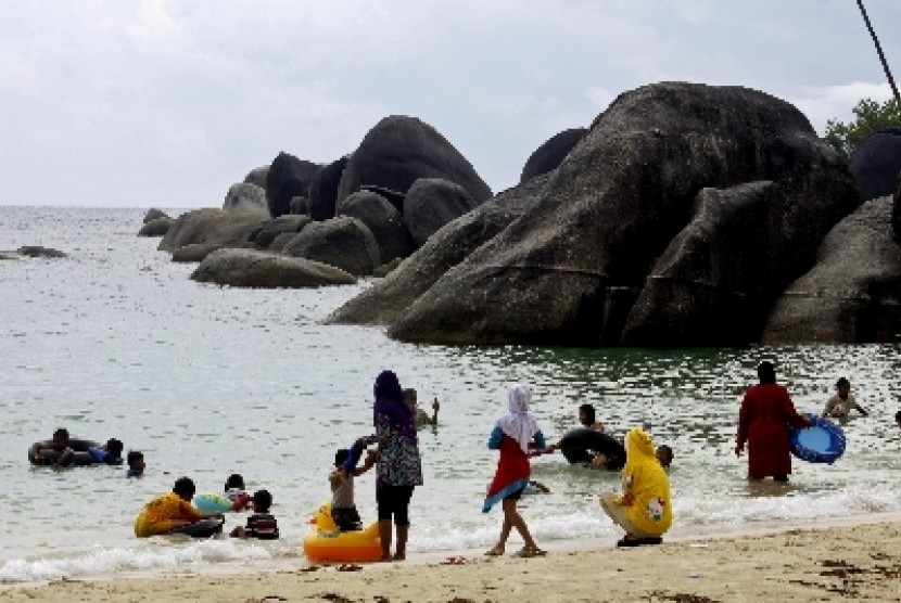 Pantai Bangka Belitong. 