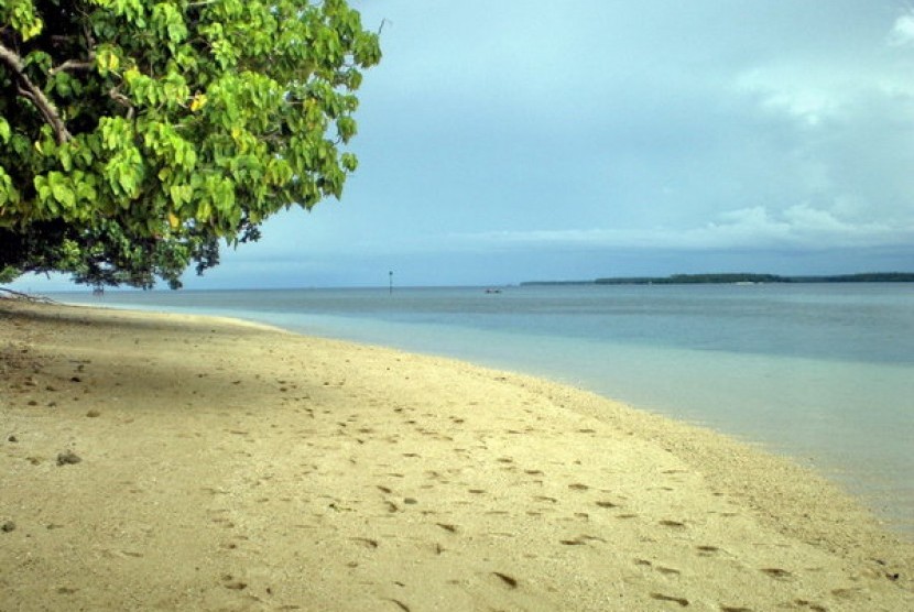 Pantai di Tobelo Utara