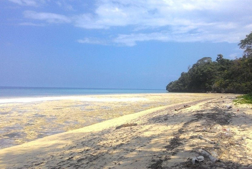 Pantai Koguna, Kabupaten Buton.