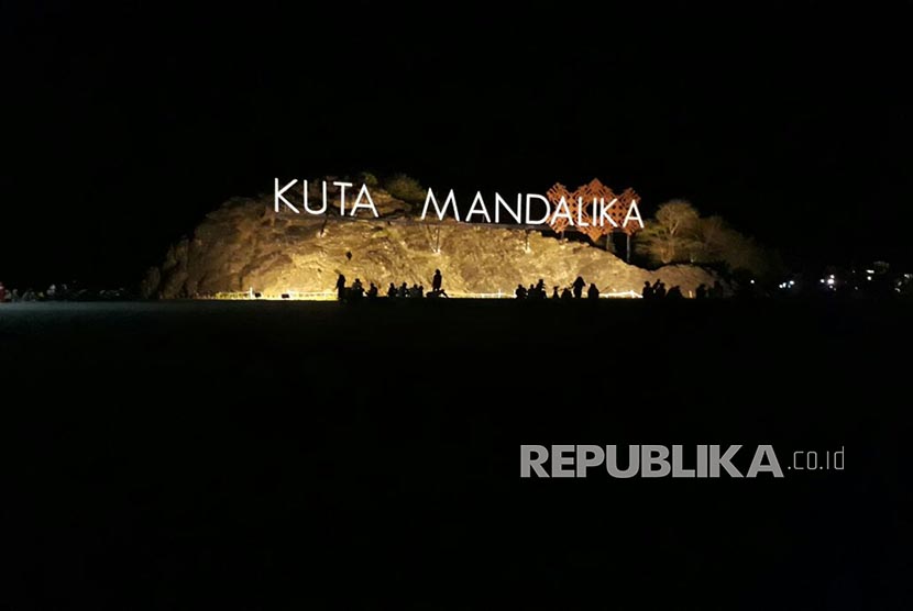 Pantai Kuta Mandalika di Lombok Tengah, NTB.