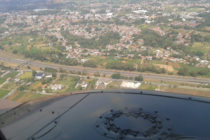 Pantauan udara arus mudik jalur Cileungsi-Puncak, Bogor, Rabu (15/7).