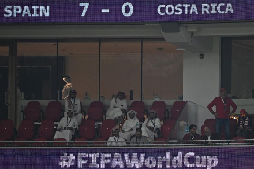  Papan elektronik menunjukkan skor 7-0 selama pertandingan sepak bola grup E Piala Dunia 2022 antara Spanyol dan Kosta Rika di Stadion Al Thumama di Doha, Qatar, 23 November 2022. 