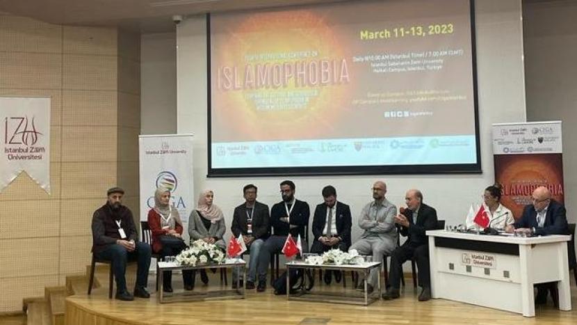 Para ahli dalam sebuah konferensi internasional Islamofobia di Istanbul menyampaikan menerima keberagaman, mengadakan dialog, dan bekerja sama adalah elemen penting dalam perang melawan Islamofobia, Senin (13/3/2023). Ahli: Menerima Keberagaman dan Dialog Cara Perangi Islamofobia