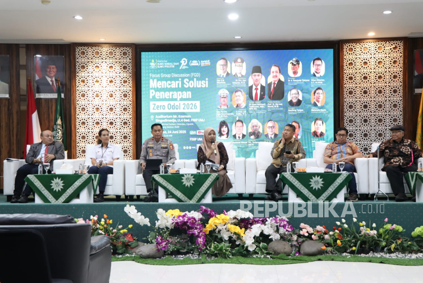 Para akademisi, praktisi transportasi, dan pemangku kepentingan melakukan FGD mengenai Zero ODOL yang diselenggarakan oleh FISIP UMJ, Selasa (24/6/2025).