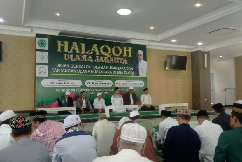 Para alim ulama, ustaz dan ustazah, serta mubaligh dan mubalighah dari Jakarta dan sekitarnya menghadiri Halaqah Ulama Jakarta, Ahad (26/5). 