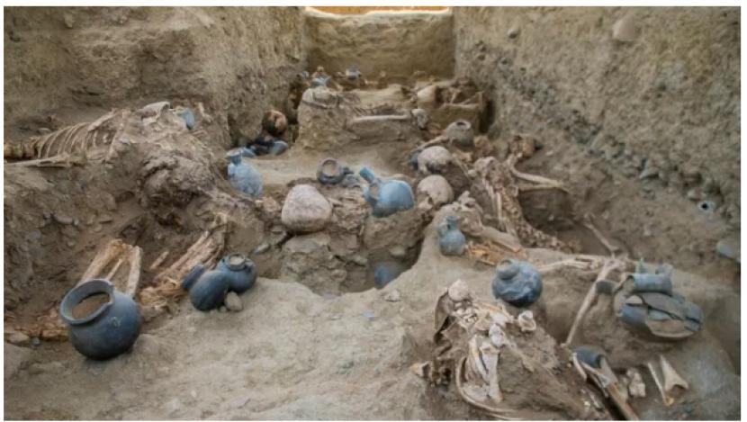 Para arkeolog baru-baru ini menemukan kuburan massal di provinsi Trujillo, Peru. 