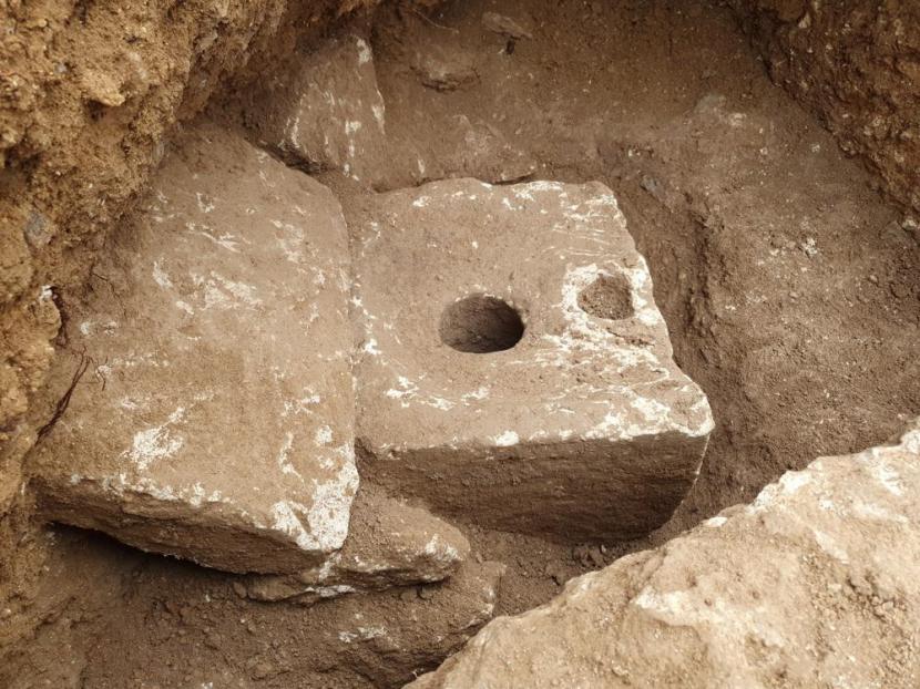 Para arkeolog Israel telah menemukan kakus kuno yang langka di Yerusalem, Selasa (5/10).