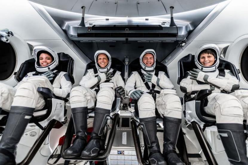 Para astronaut SpaceX Crew 4 sedang melakukan persiapan terakhir mereka untuk misi bulan depan ke Stasiun Luar Angkasa Internasional (ISS). 