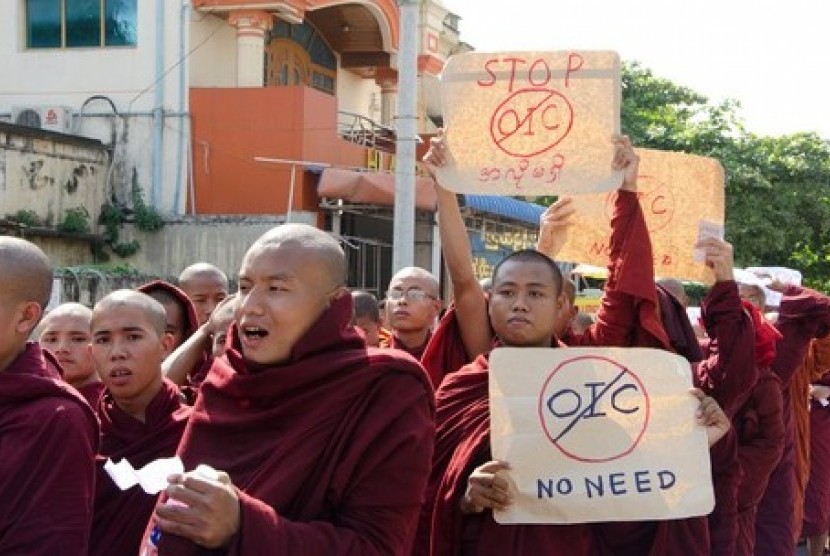 Para biksu Myanmar