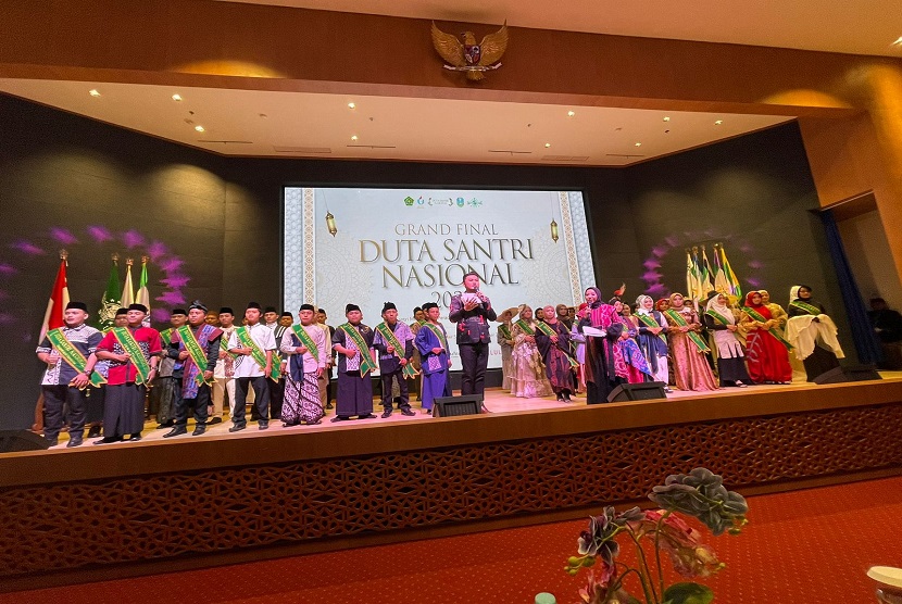 para finalis yang berjuang memperebutkan gelar Duta Santri Nasional 2023, di Auditorium UNUSA Surabaya