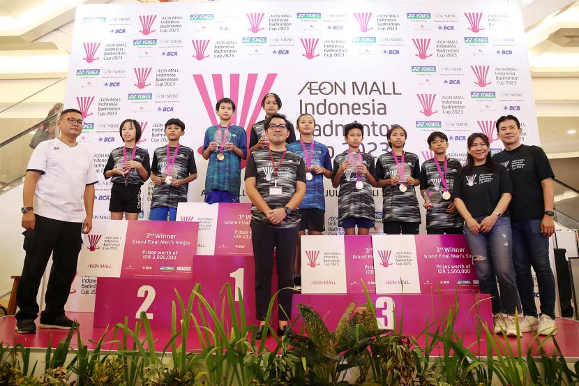 Para juara AEON Mall Badminton Cup 2023.