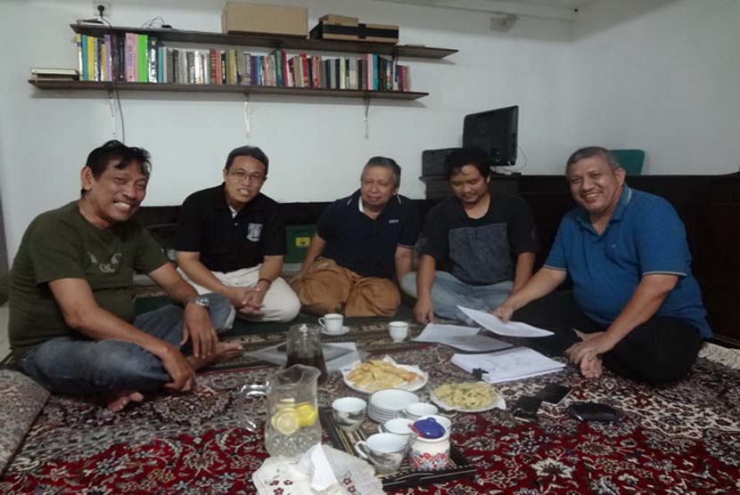 Para juri Lomba True Story Indonesia Bermutu menggelar rapat di Jakarta, Ahad (13/12).