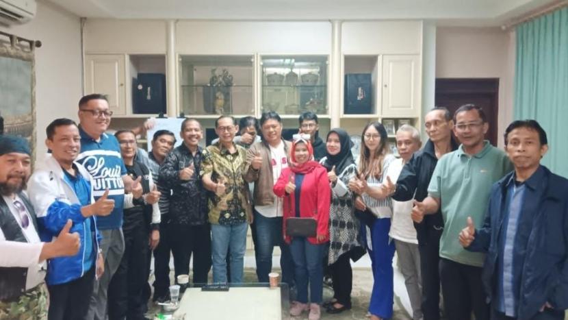 Para kader dan simpatisan Partai Demokrat serta komunitas Siap Ndan gelar pertemuan dalam rangka konsolidasi untuk pemenangan Pilwalkot pasangan Dandan – Arif di Aryajipang 