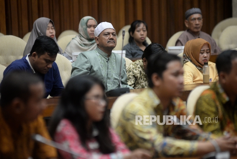Para korban penipuan First Travel saat melakukan pertemuan dengan Fraksi PAN di Kompleks Parlemen, Jakarta (ilustrasi)