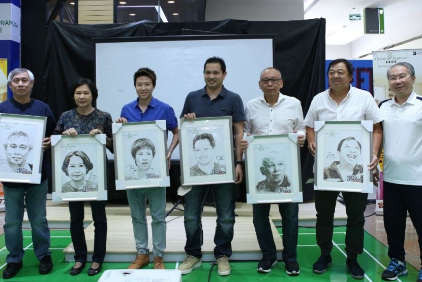 Para legenda bulu tangkis menghadiri acara Meet The Legend di Green Pramuka City dalam rangka menyambut Asian Games 2018, Ahad (25/2).