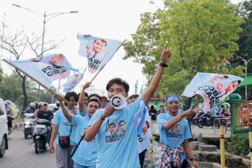 Para mahasiswa dan aktivis dari sejumlah kampus di Jateng, mendukung kemenangan Prabowo-Gibran satu putaran.