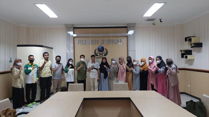 Para mahasiswa peserta Beasiswa Cendekia Baznas (BCB) di berbagai universitas melakukan bermacam-macam kegiatan selama Ramadhan 1443 H.