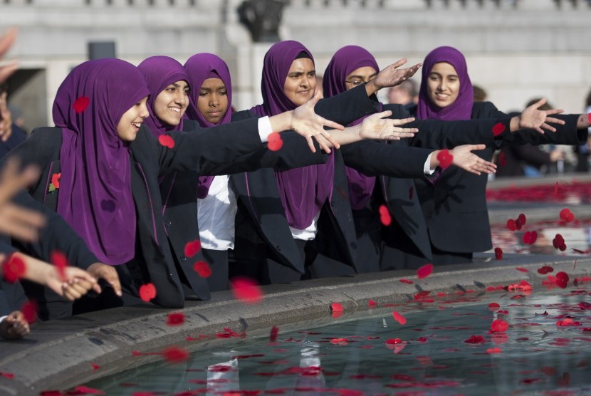 Para Muslimah di London, Inggris. Muslimah Inggris kesulitan menemukan komunitas belajar di masjid-masjid 