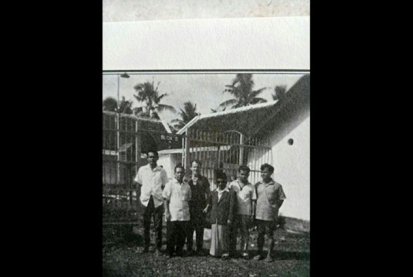 Para oposan di zaman Orde Lama era Presiden Sukarno. Terlihat Muchtar Lubis, Princen, dan lainnya.