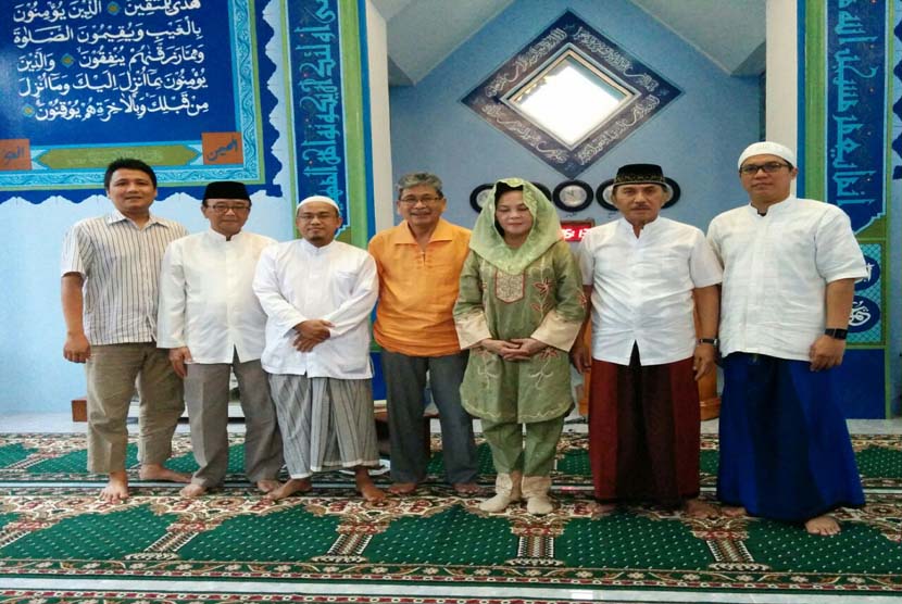 Para Pejuang Shubuh Al-Maghfiroh bersama Ustadz Saefulloh dari Majelis Azzikra.