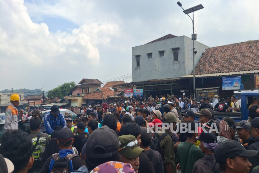 Ribuan Buruh Terancam Kehilangan Pekerjaan Usai Ditutupnya 13 Titik Tambang Ilegal di KBB