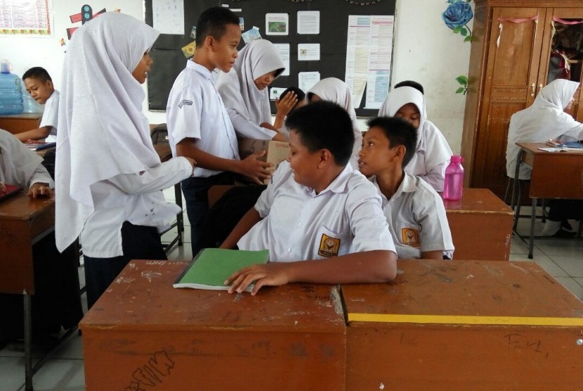 Para pelajar SMP Juara Binaan Rumah Zakat saat Gerakan Zakat Nasional