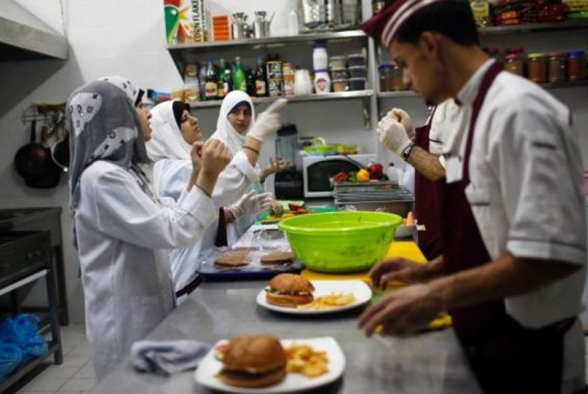 Restoran di Gaza sebelum pandemi (Ilustrasi)