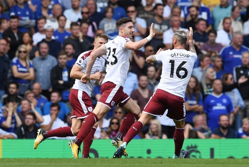 Para pemain Burnley merayakan gol. (ilustrasi)